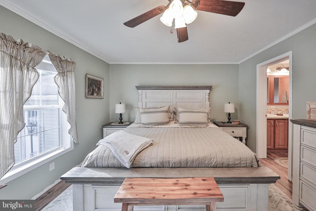 1242 BLUE MOUNTAIN CIRCLE