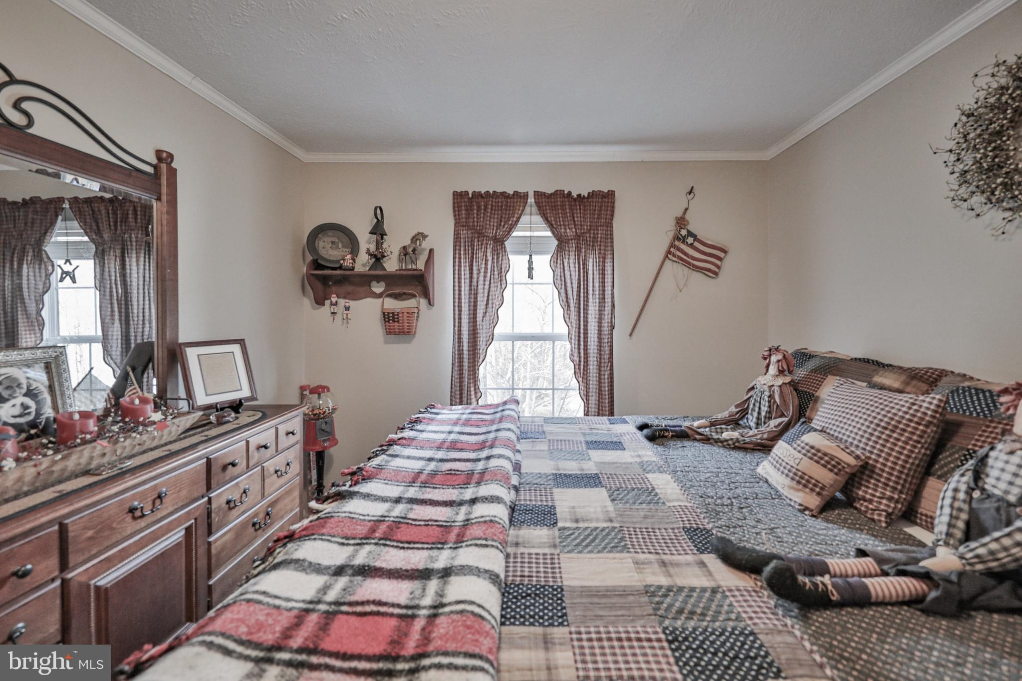 1242 BLUE MOUNTAIN CIRCLE