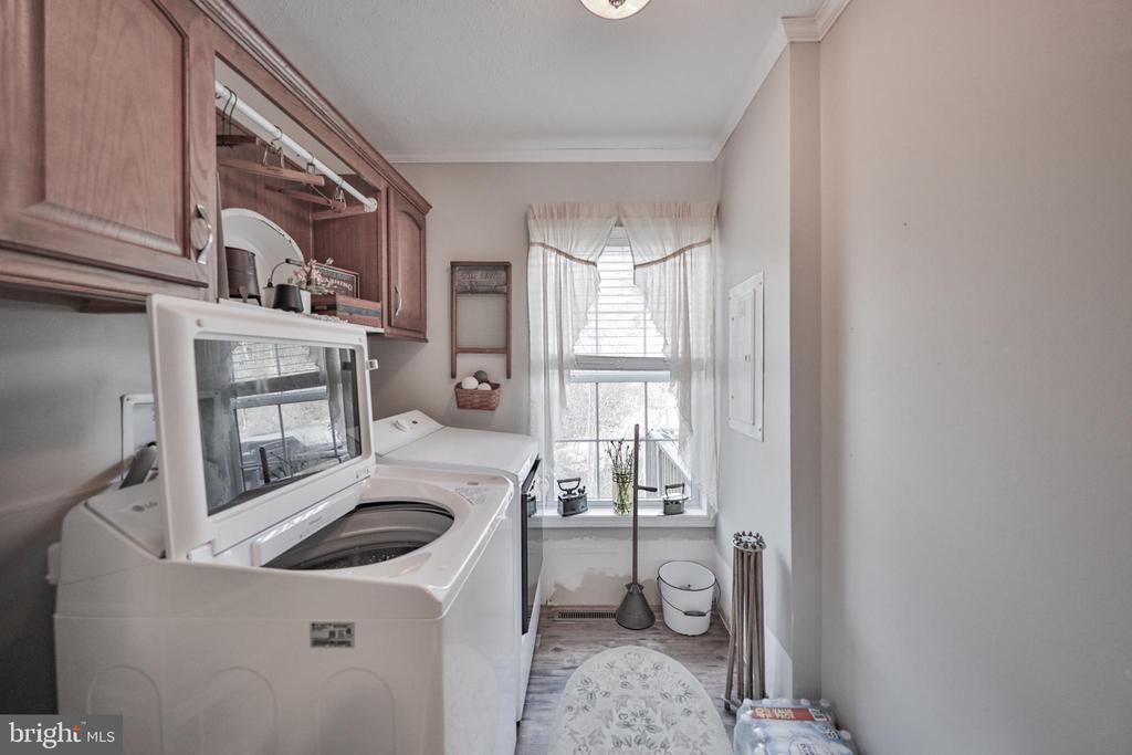 1242 BLUE MOUNTAIN CIRCLE