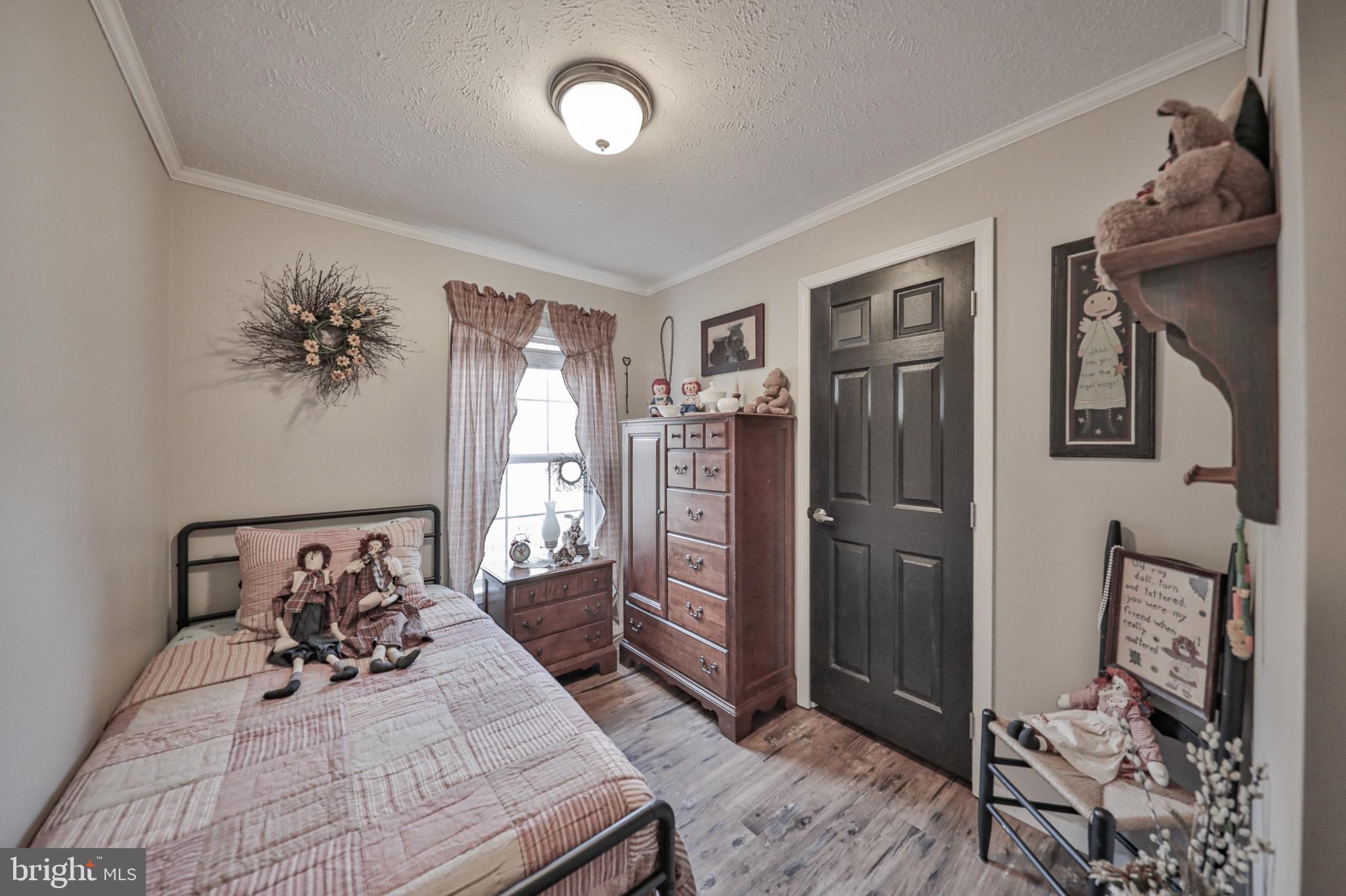 1242 BLUE MOUNTAIN CIRCLE