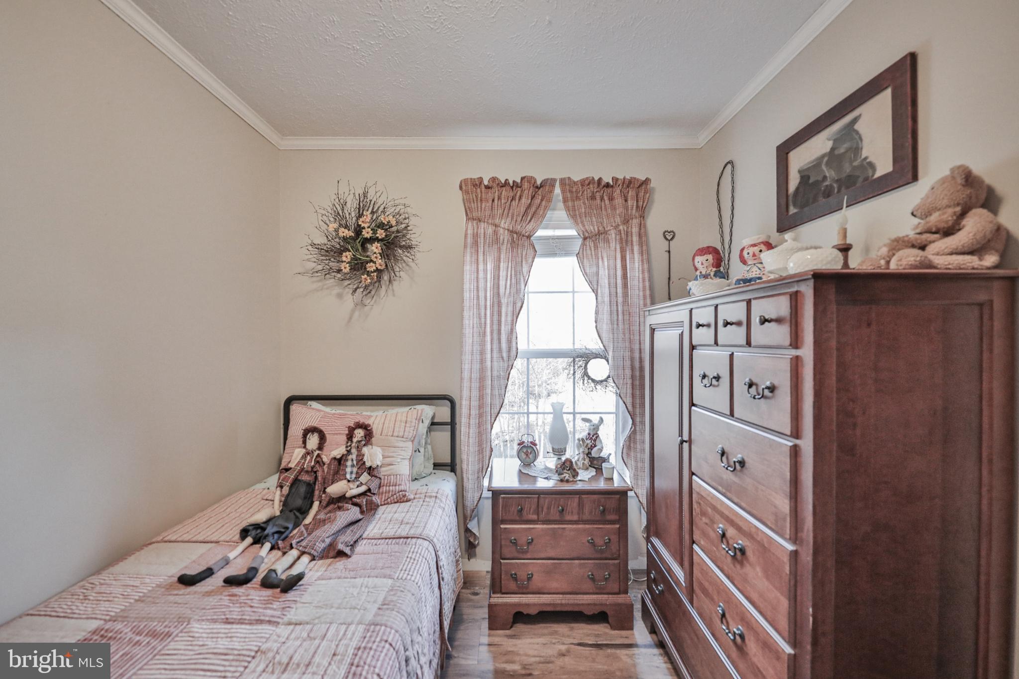 1242 BLUE MOUNTAIN CIRCLE