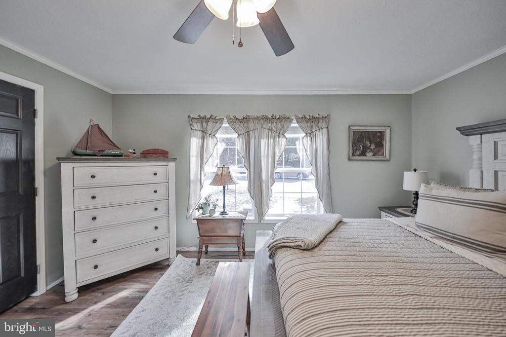 1242 BLUE MOUNTAIN CIRCLE