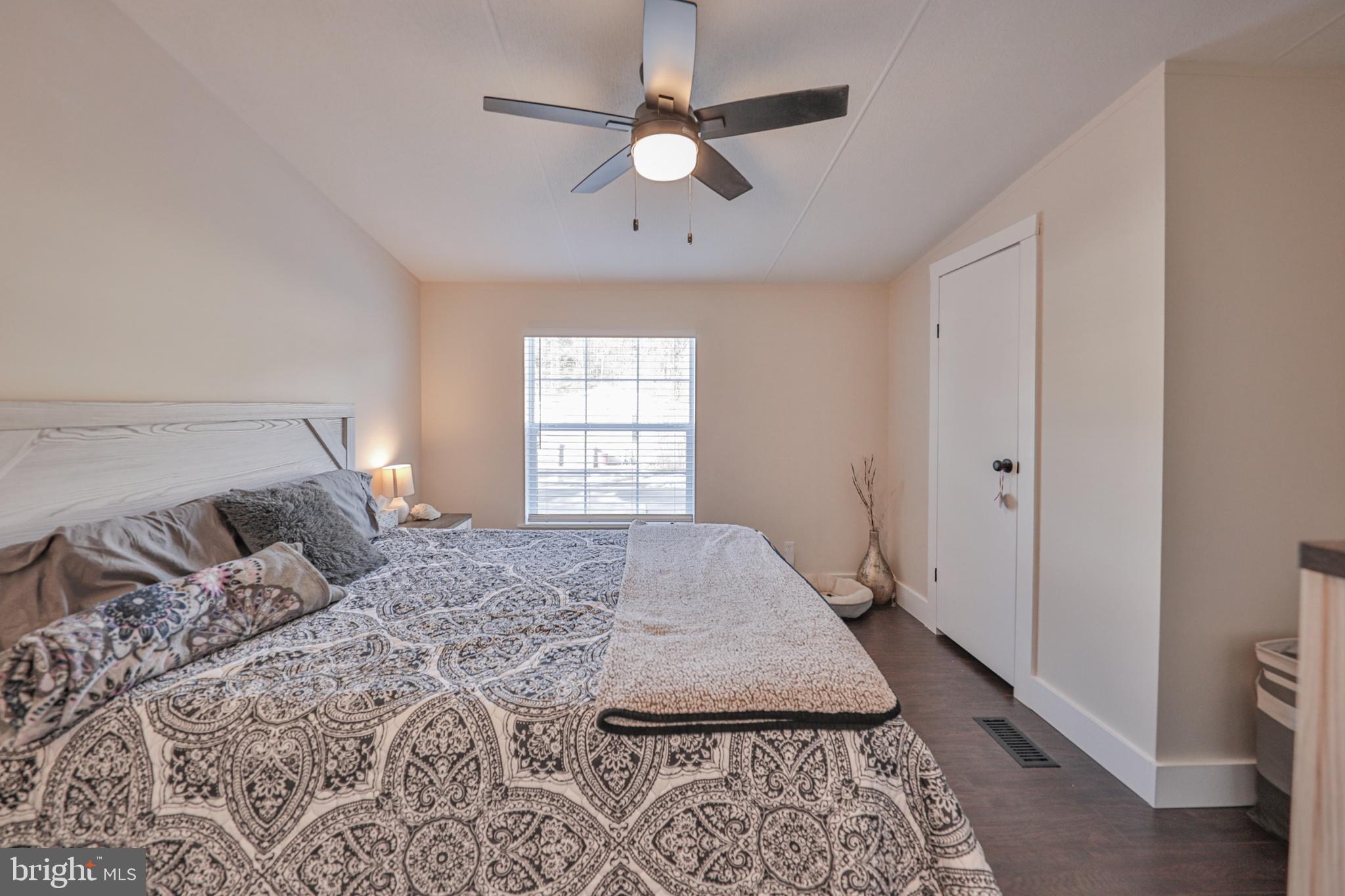 1215 BLUE MOUNTAIN CIRCLE