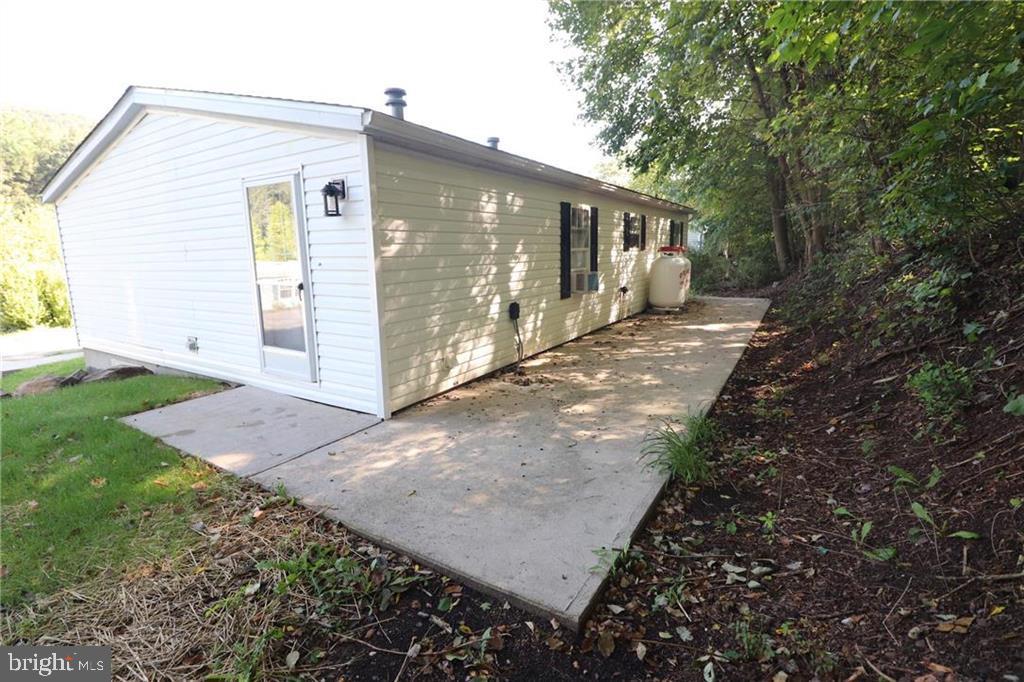 1215 BLUE MOUNTAIN CIRCLE