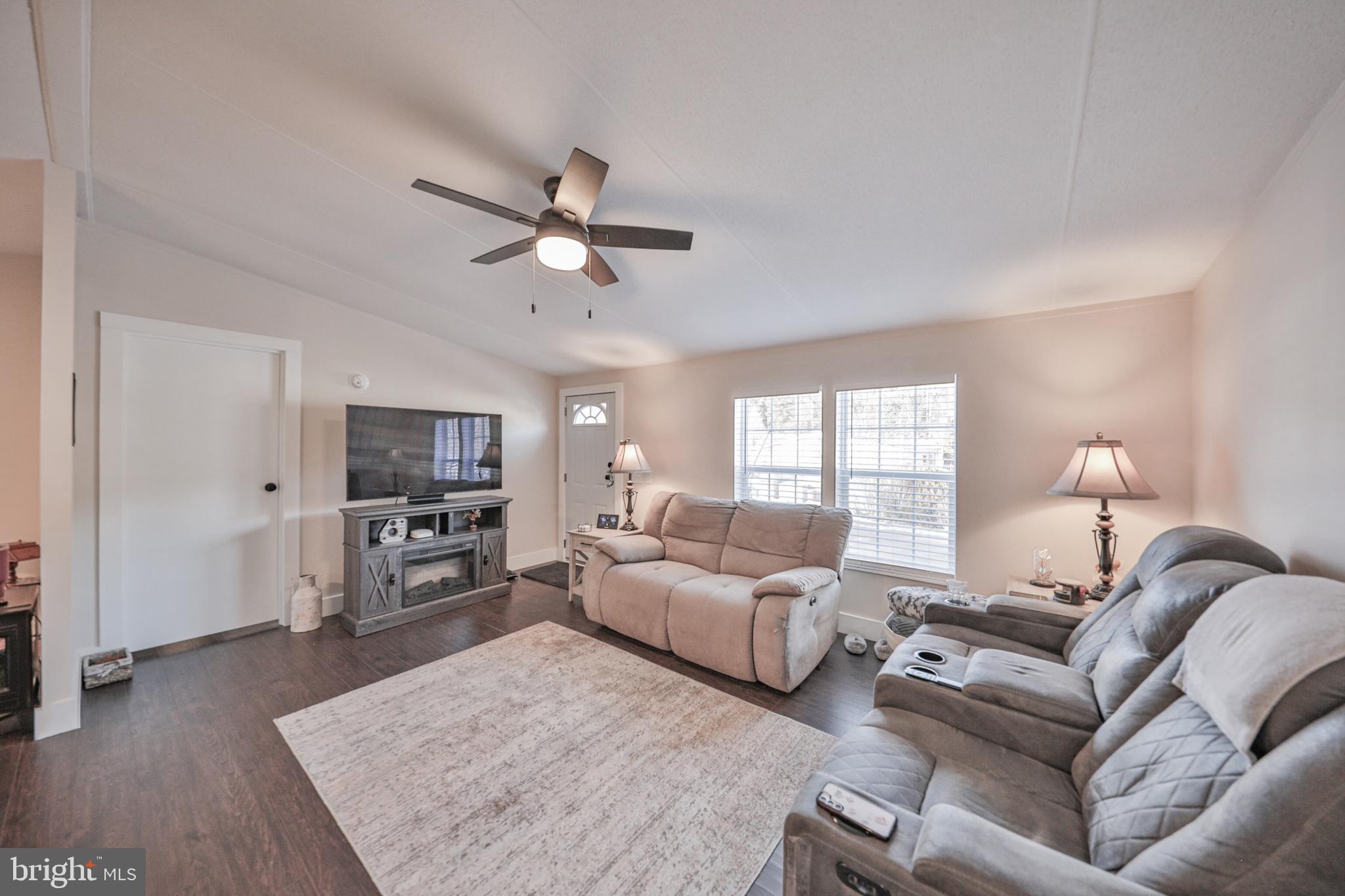 1215 BLUE MOUNTAIN CIRCLE