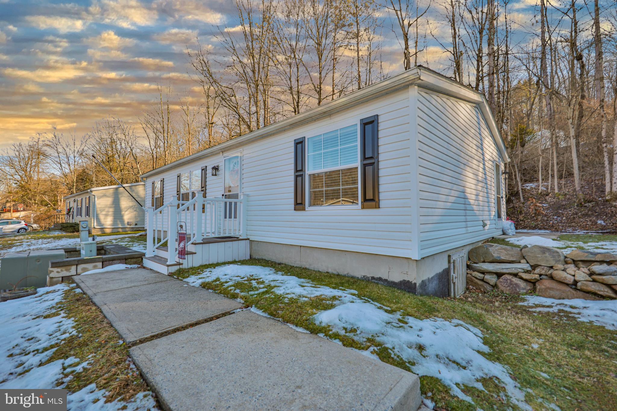 1215 BLUE MOUNTAIN CIRCLE