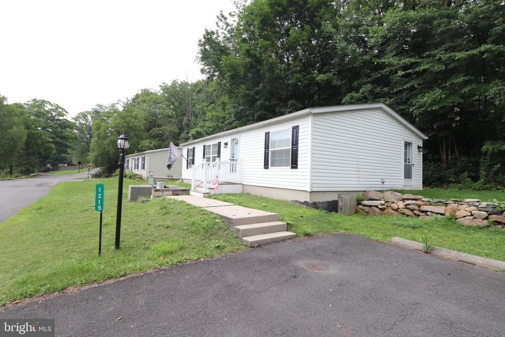 1215 BLUE MOUNTAIN CIRCLE
