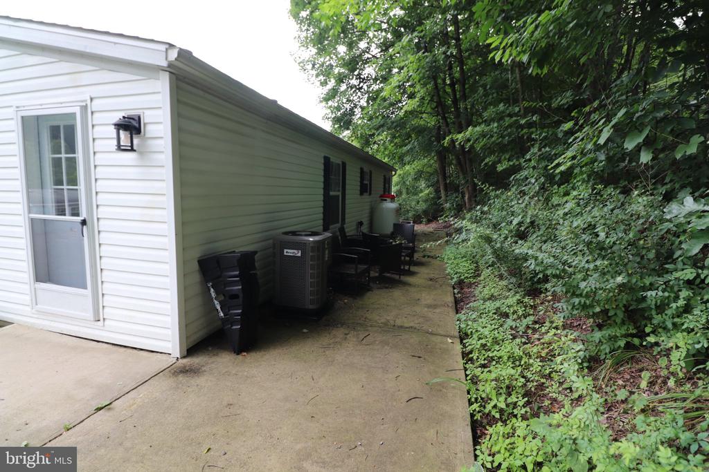 1215 BLUE MOUNTAIN CIRCLE