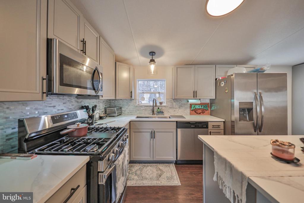 1215 BLUE MOUNTAIN CIRCLE