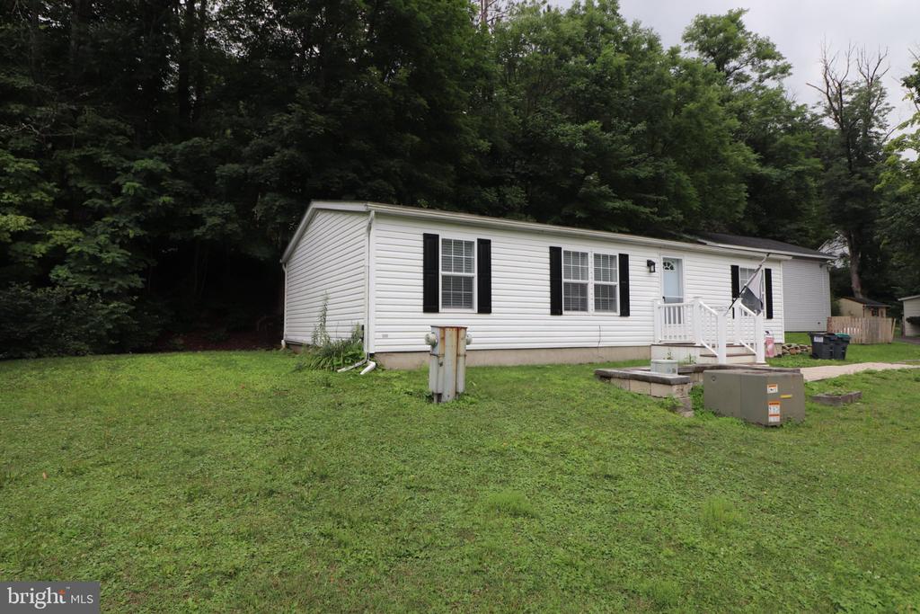 1215 BLUE MOUNTAIN CIRCLE