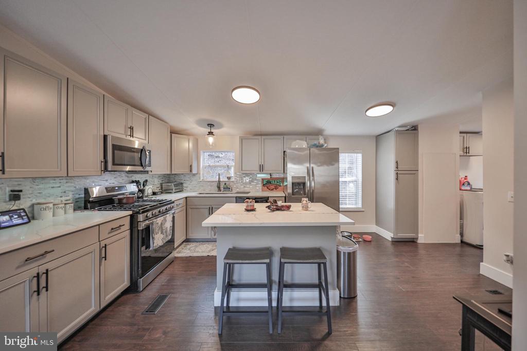 1215 BLUE MOUNTAIN CIRCLE