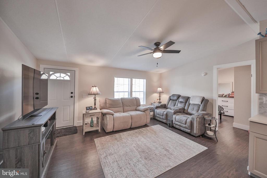 1215 BLUE MOUNTAIN CIRCLE