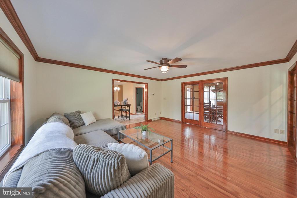 114 HOLLOW DRIVE