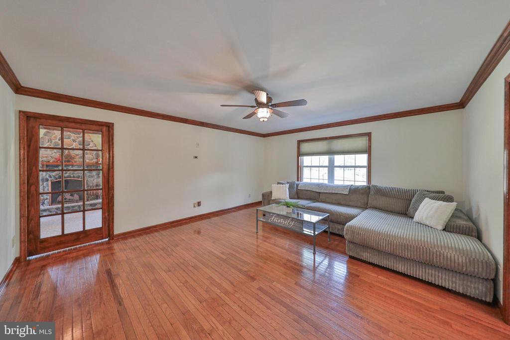 114 HOLLOW DRIVE