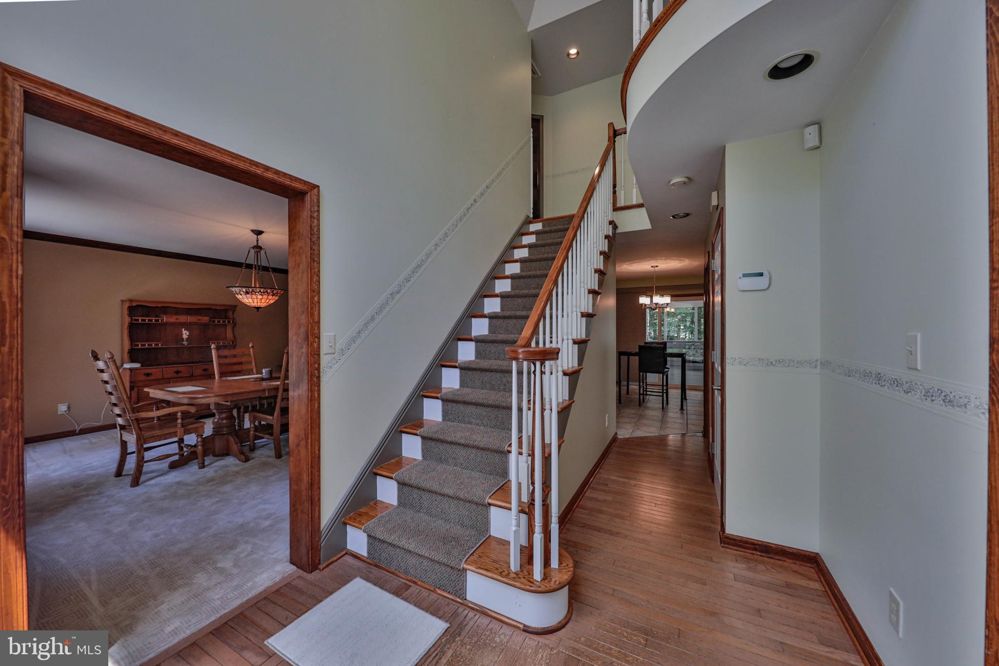 114 HOLLOW DRIVE