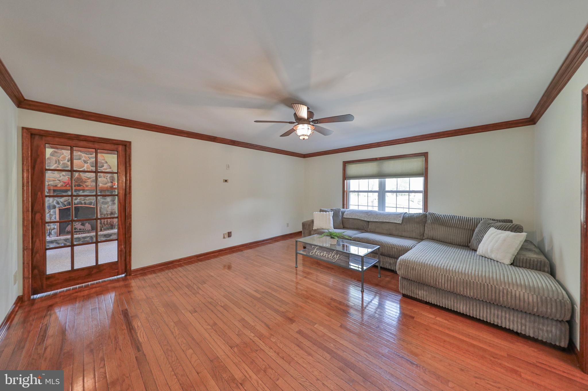 114 HOLLOW DRIVE
