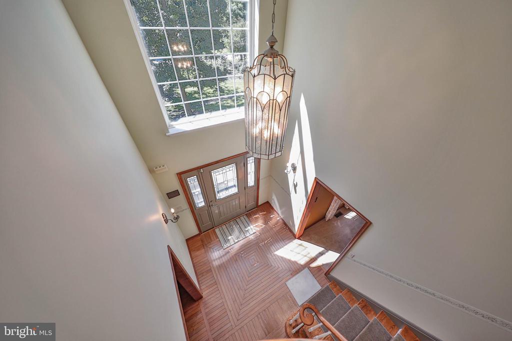 114 HOLLOW DRIVE