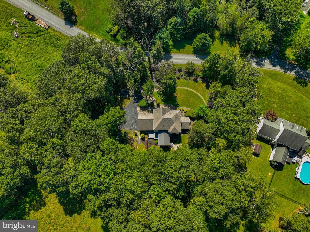 114 HOLLOW DRIVE