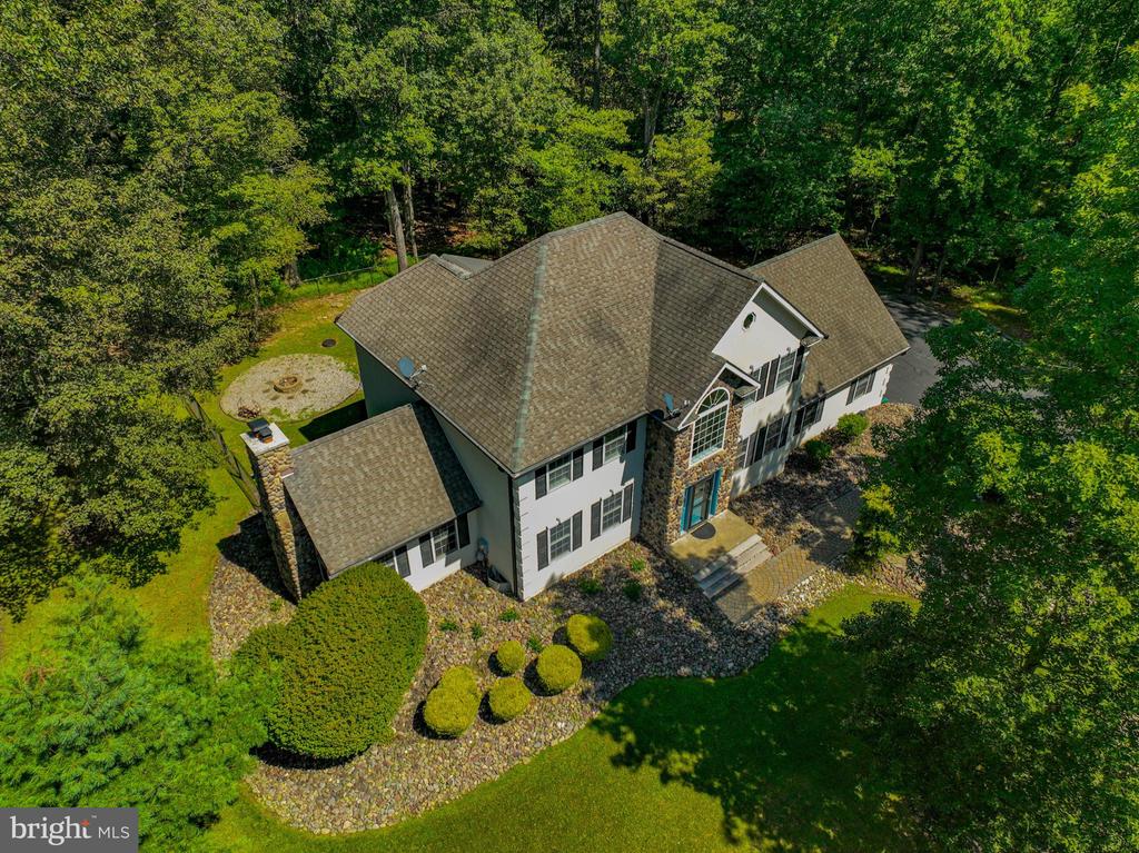 114 HOLLOW DRIVE