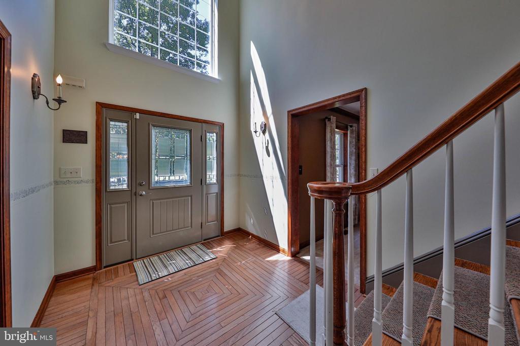 114 HOLLOW DRIVE