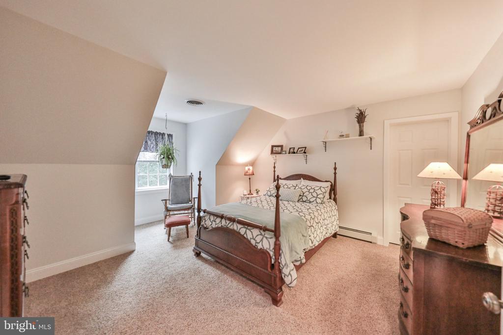 169 DOGWOOD LANE