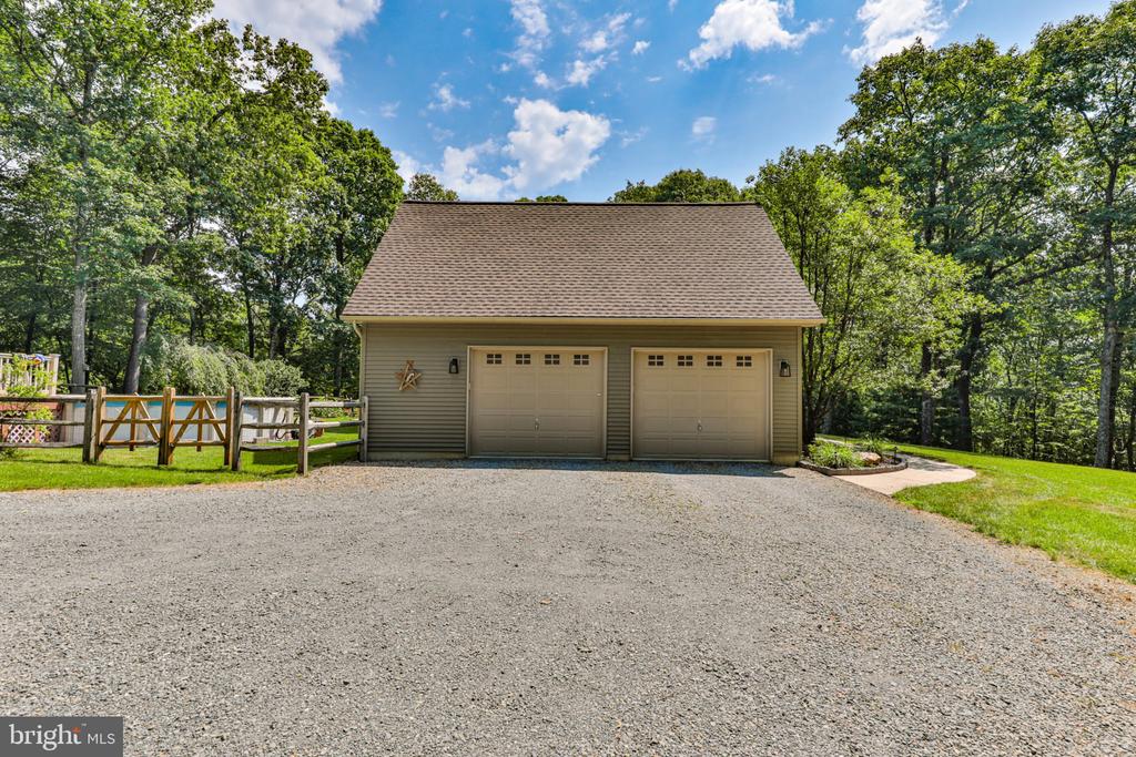 169 DOGWOOD LANE
