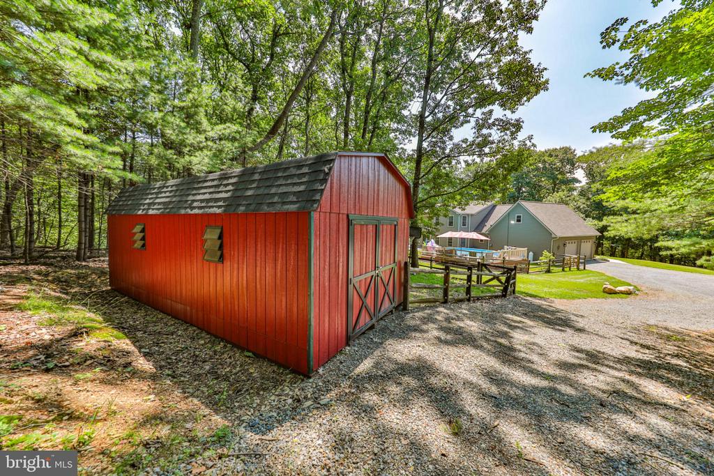 169 DOGWOOD LANE