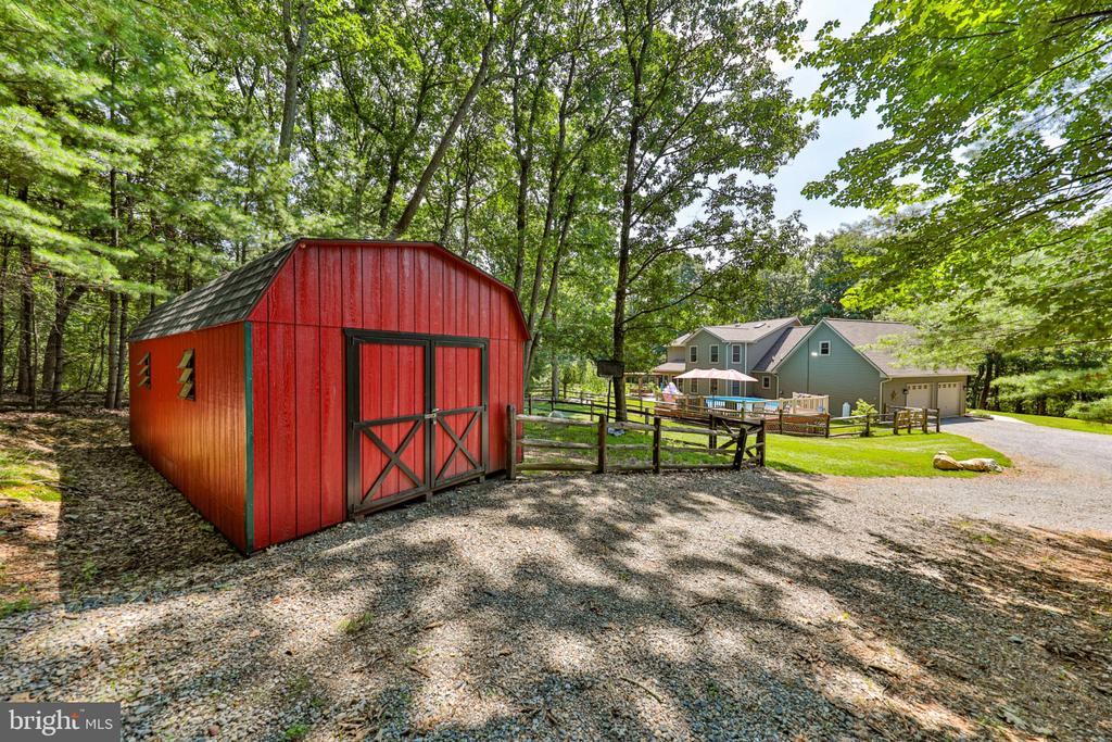 169 DOGWOOD LANE