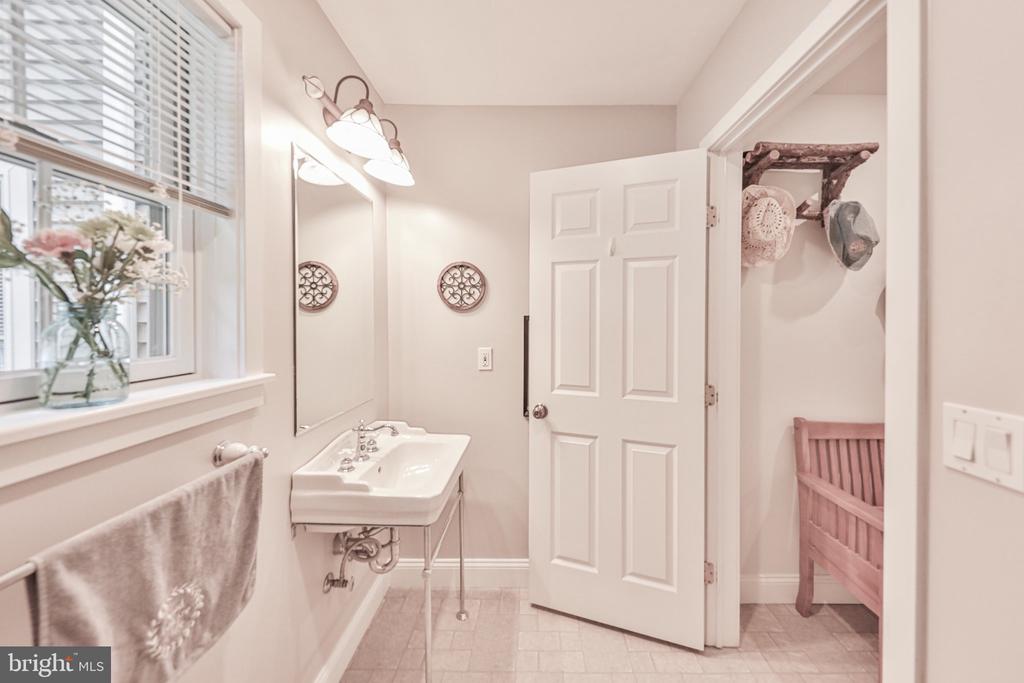 169 DOGWOOD LANE
