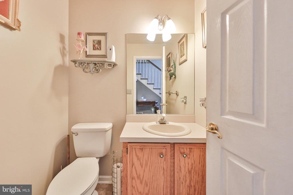 4132 CREST DRIVE