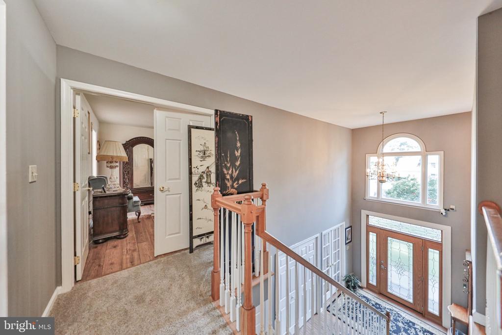 4132 CREST DRIVE