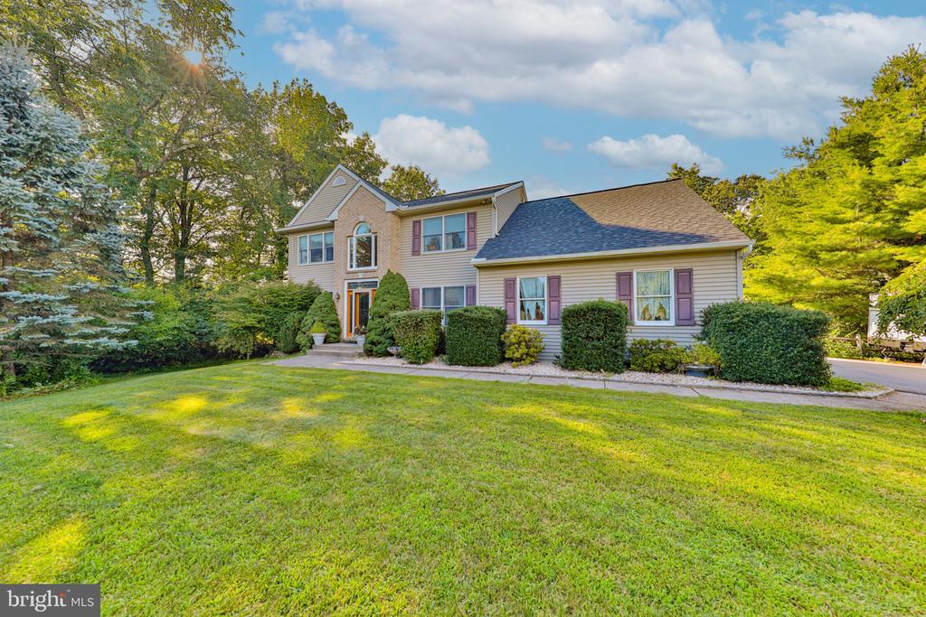 4132 CREST DRIVE