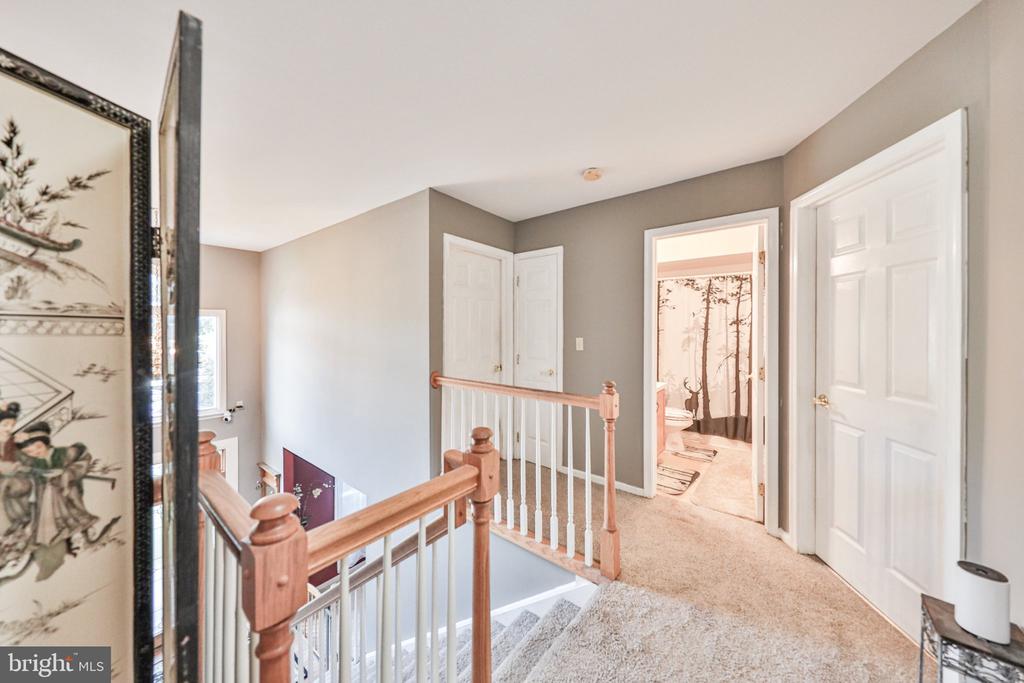 4132 CREST DRIVE