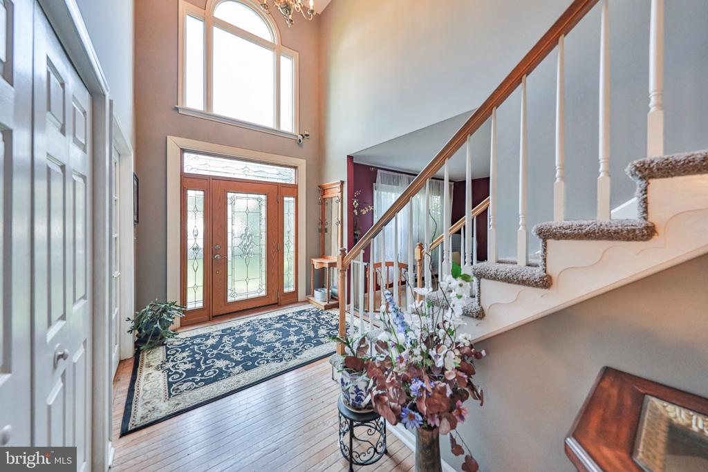 4132 CREST DRIVE