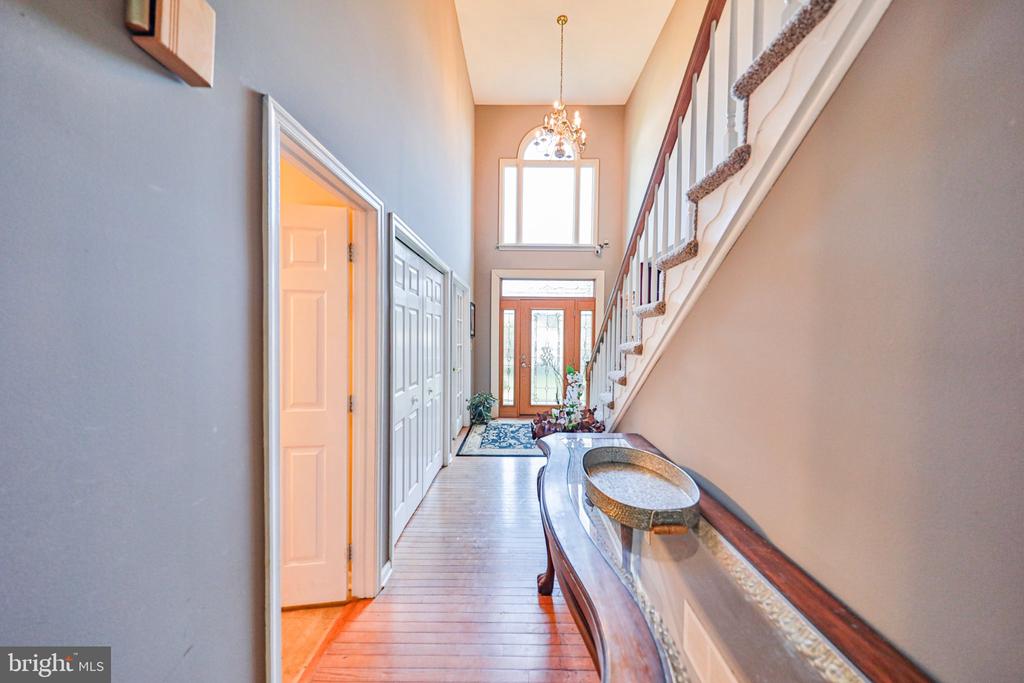 4132 CREST DRIVE