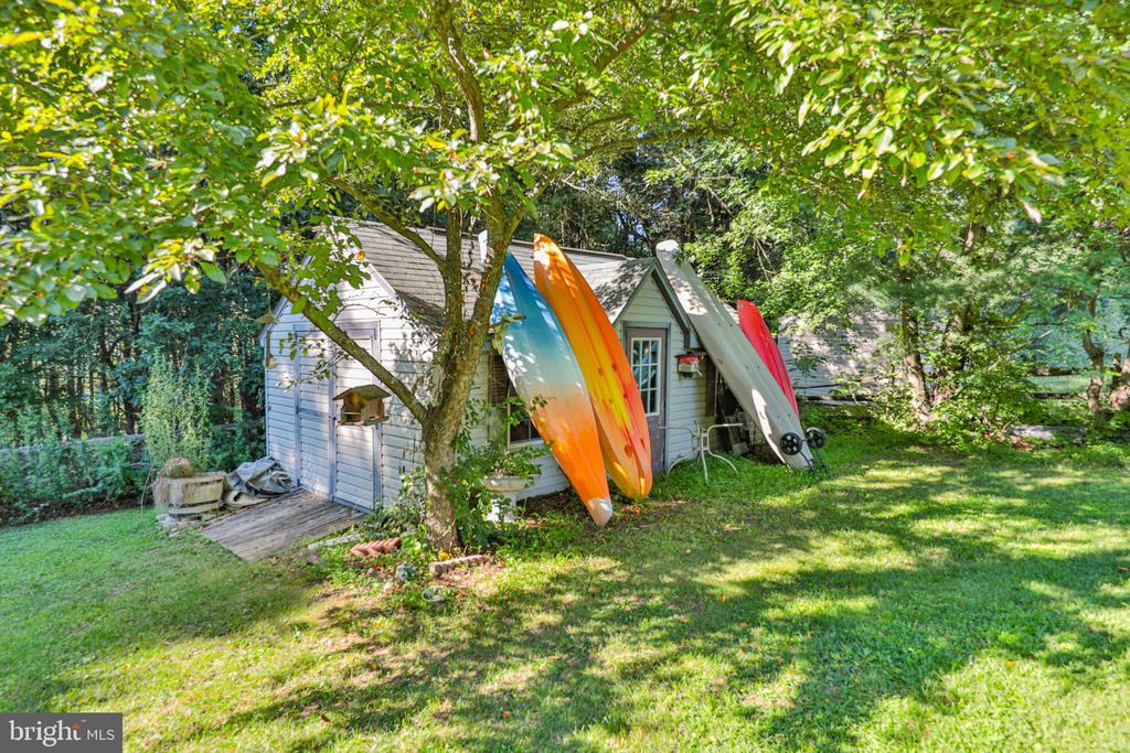 4132 CREST DRIVE