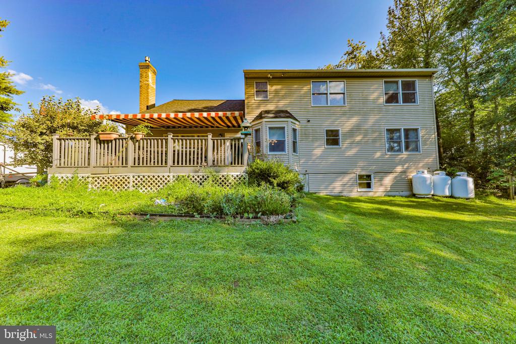4132 CREST DRIVE
