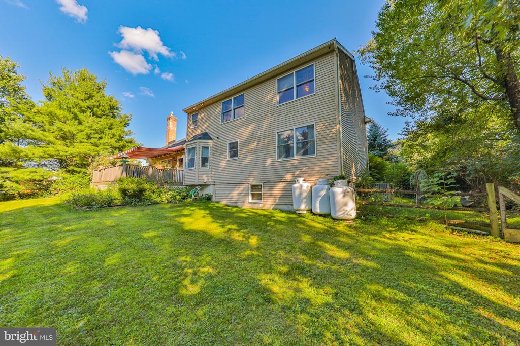4132 CREST DRIVE