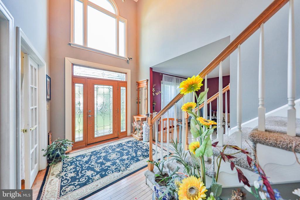 4132 CREST DRIVE