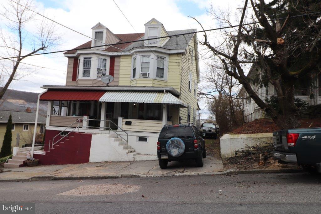 137 6th St