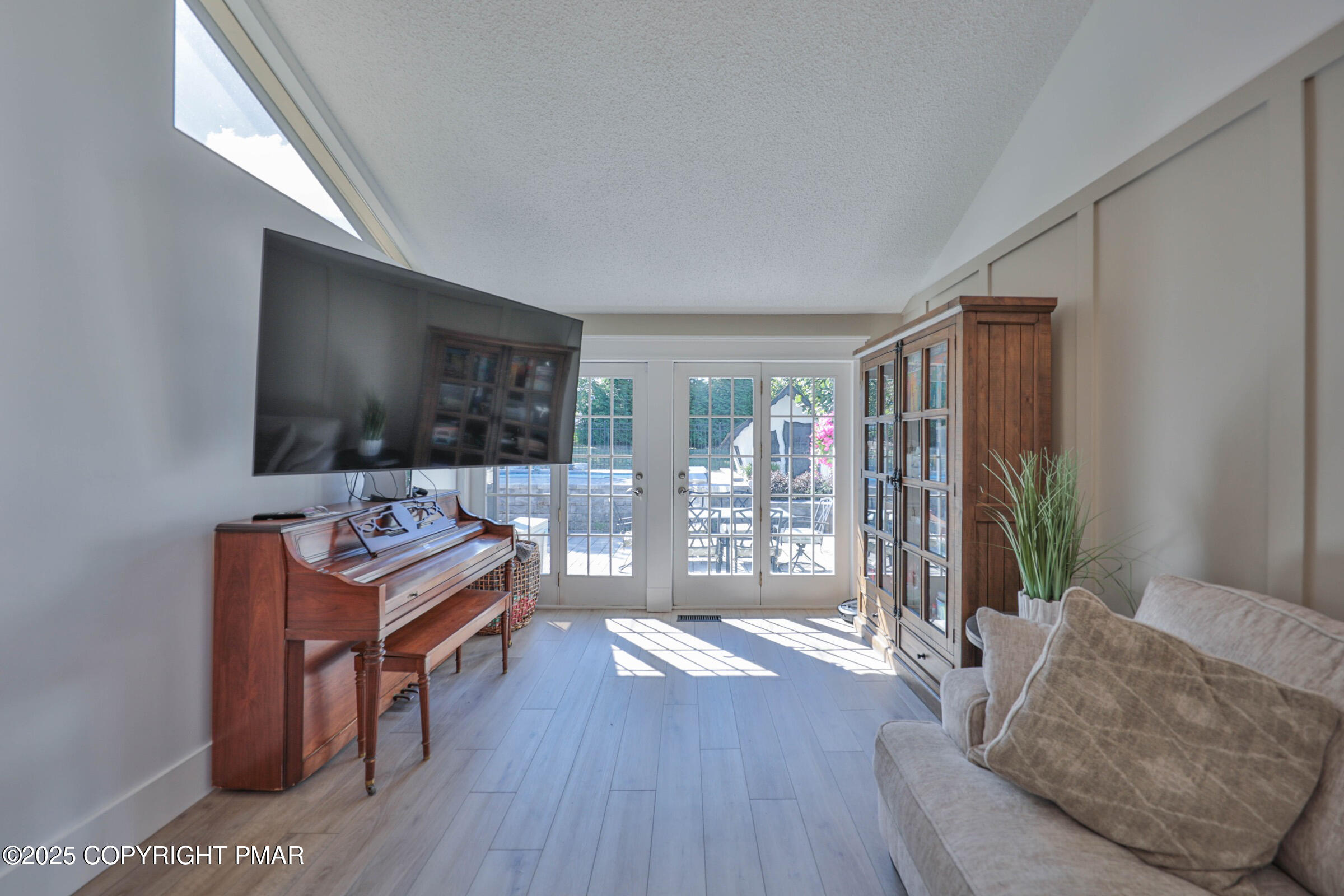 2718 Windy Hill Road