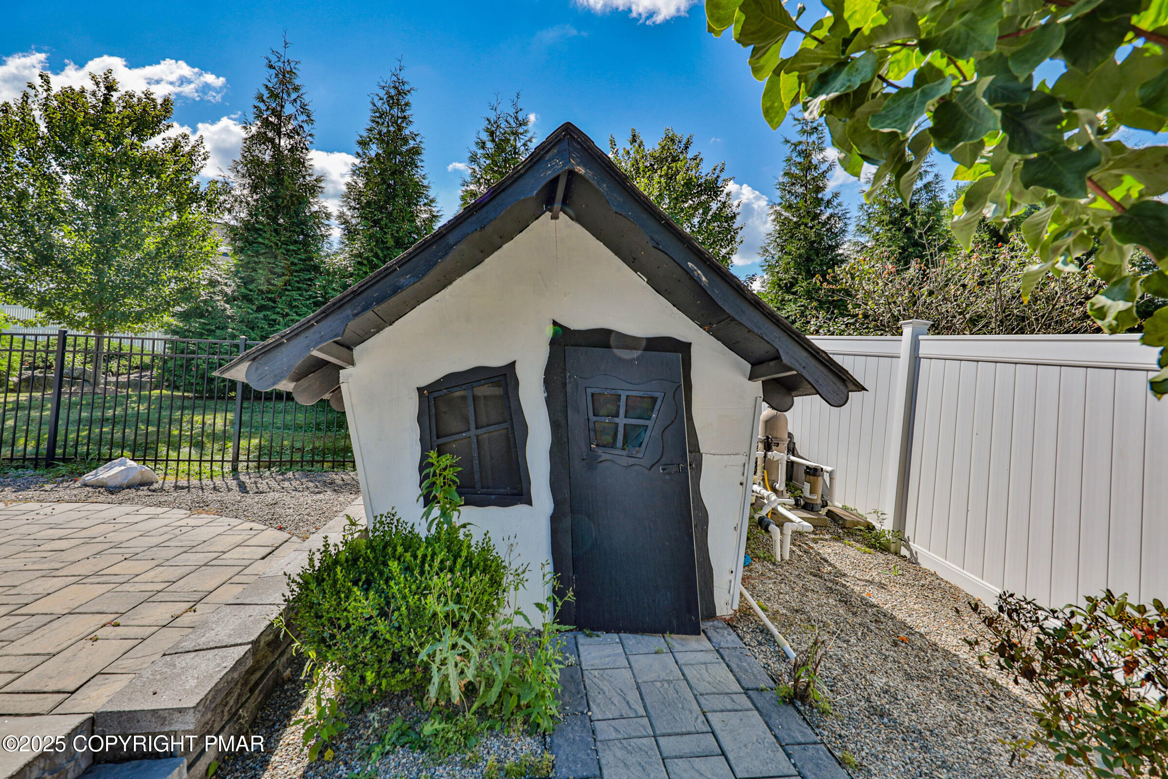2718 Windy Hill Road