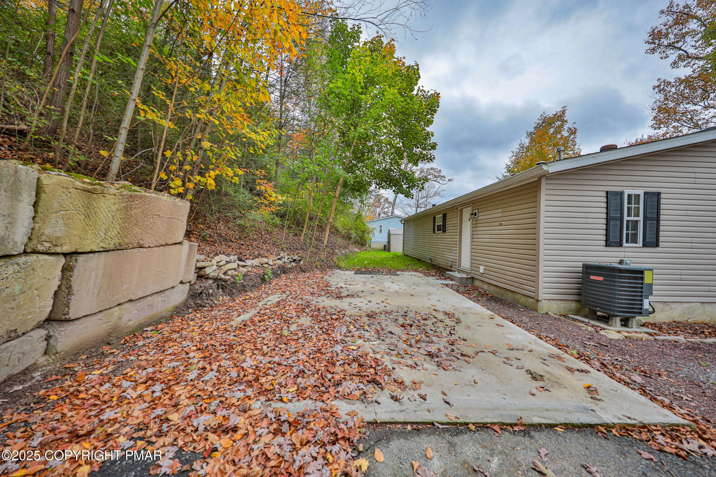 1243 Blue Mountain Circle, Saylorsburg