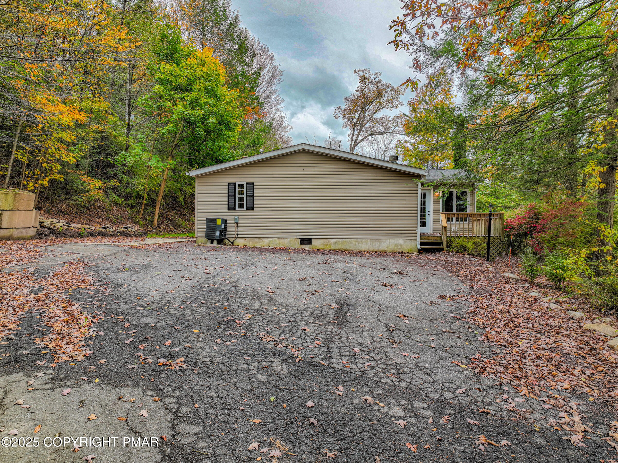 1243 Blue Mountain Circle, Saylorsburg