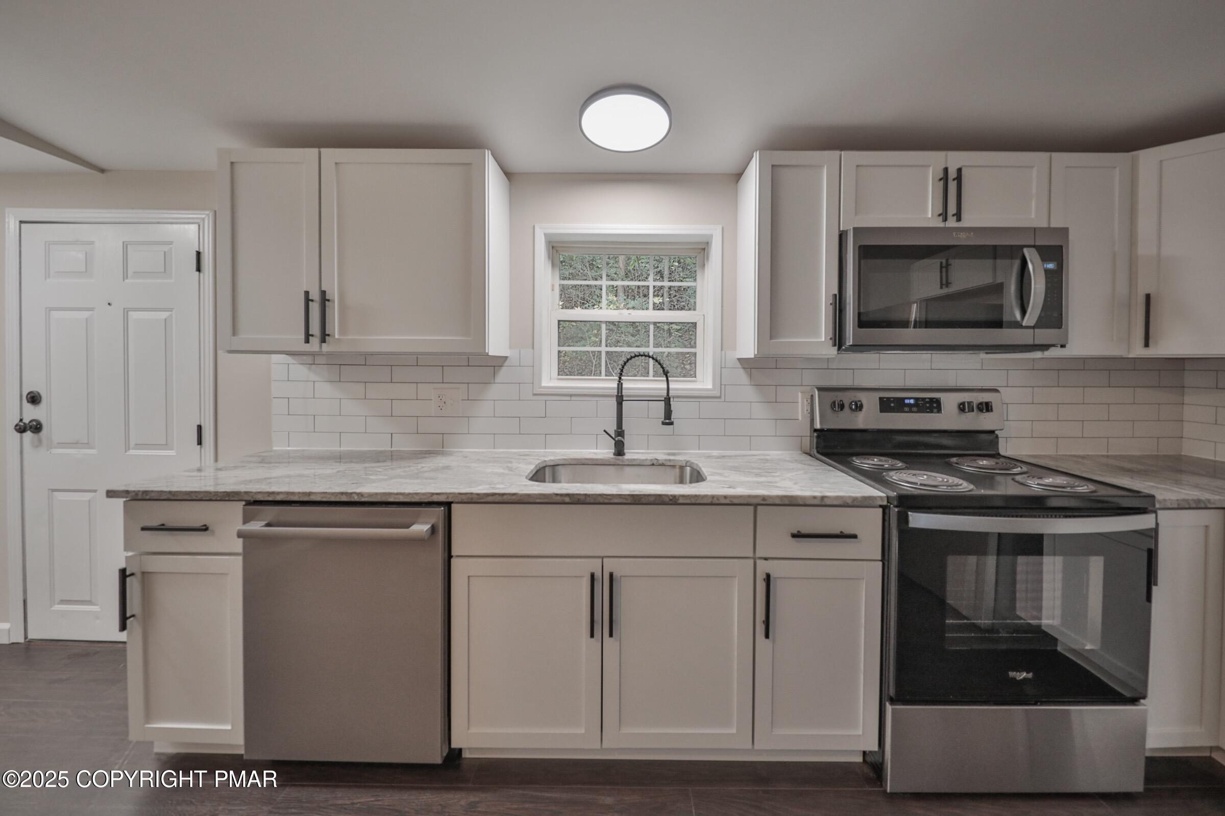 1243 Blue Mountain Circle, Saylorsburg