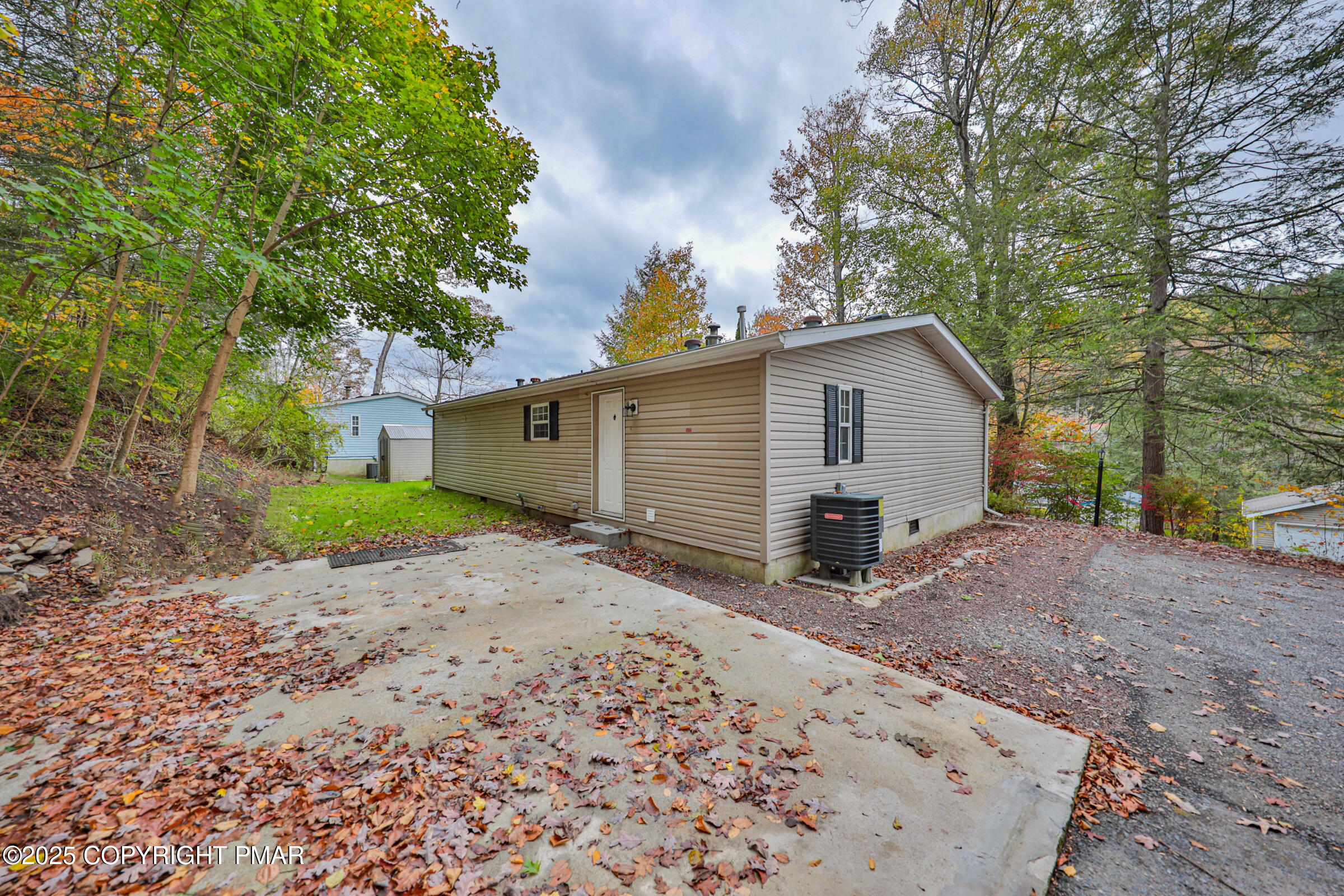 1243 Blue Mountain Circle, Saylorsburg
