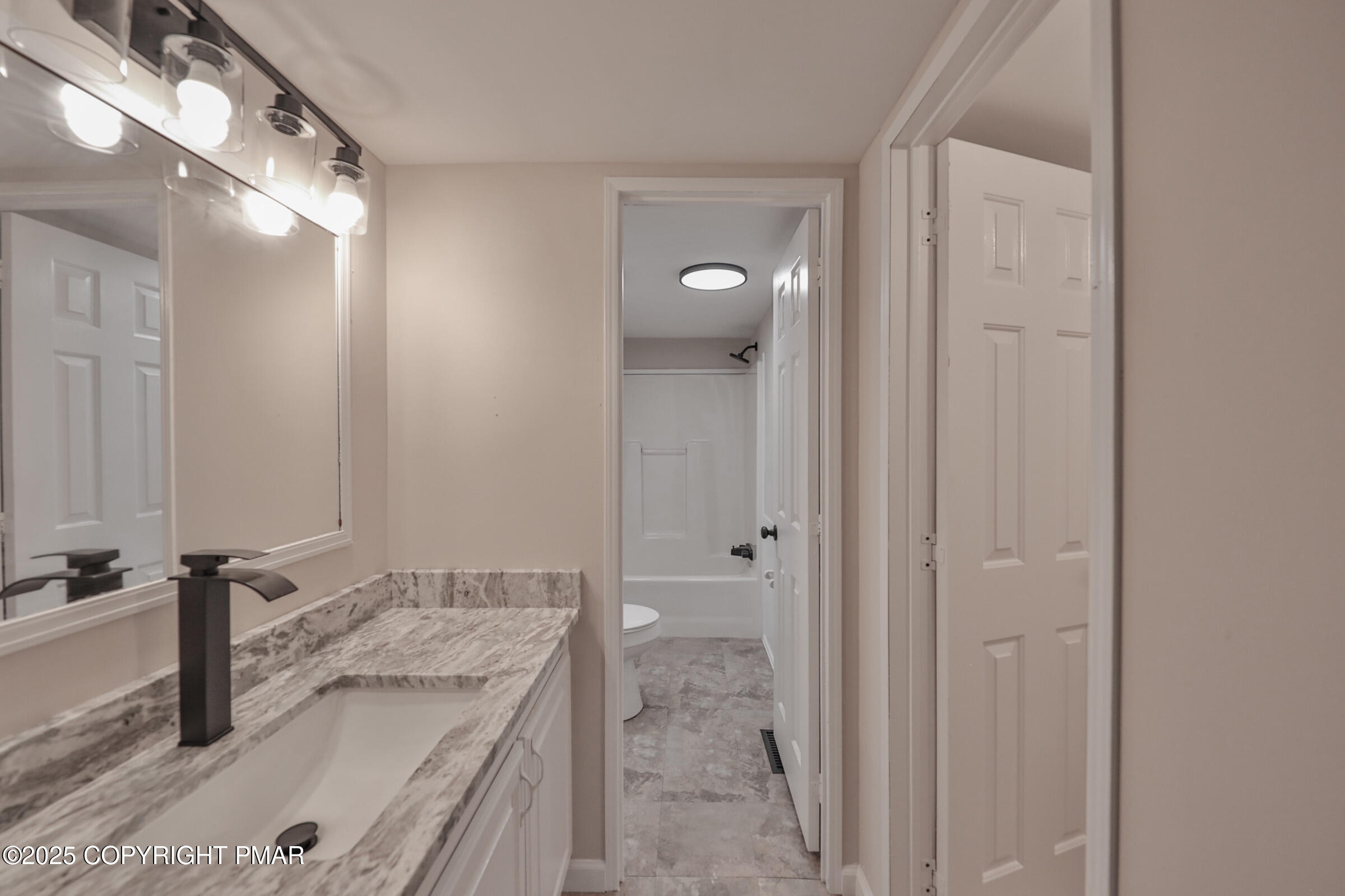 1243 Blue Mountain Circle, Saylorsburg