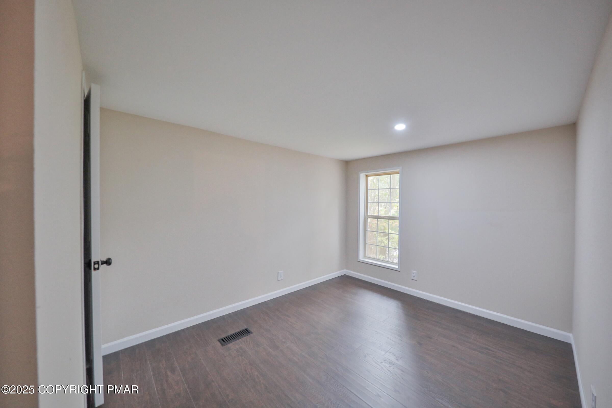 1243 Blue Mountain Circle, Saylorsburg