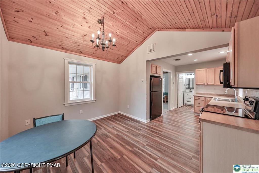 370 W White Bear Drive