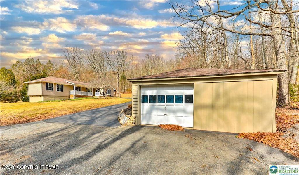 370 W White Bear Drive